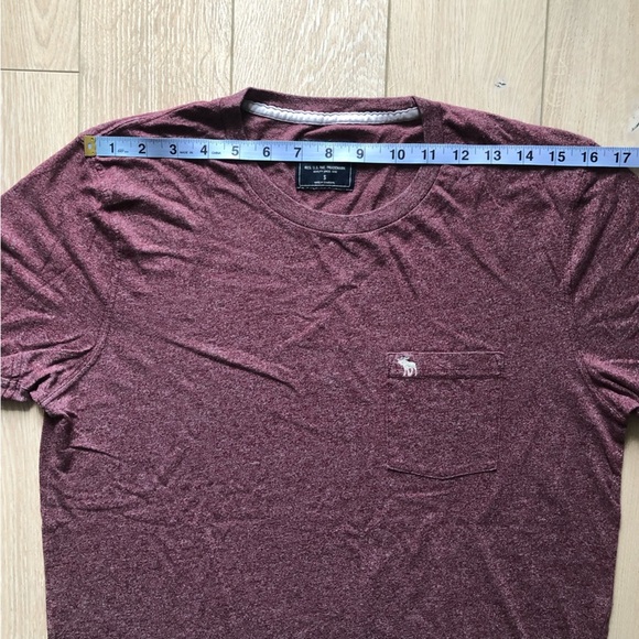 Abercrombie & Fitch Logo Embroidered Pocket T Shirt in Maroon Heather Size S - Picture 2 of 9